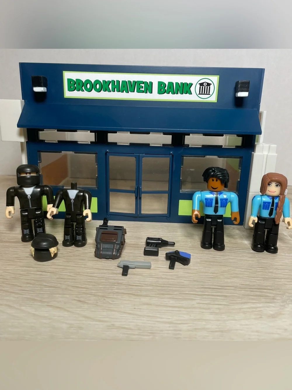 Roblox’s Brookhaven Bank Brookhaven Outlaw And Order Toy Set NO CODE Incomplete